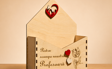 Cutie suvenir plic „Pentru profesoara dragă”